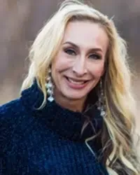 Dr. Holly Geersen – Chiropractor & Acupuncturist